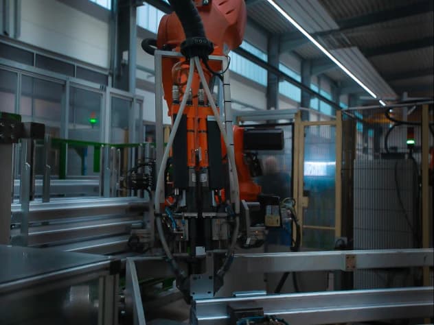 Automatizovaná robotická linka B&T Exact